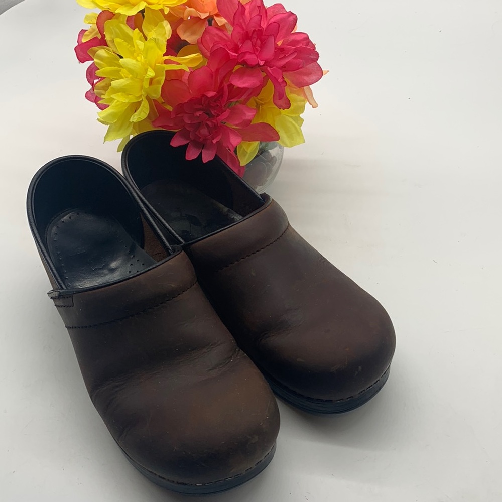 Dansko Brown Leather Clogs Sz EU 40 DAN0227